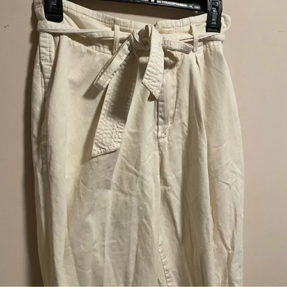 FREE PEOPLE High Waisted ‘90S Peg Paperbag Pants in Creme- Size 8